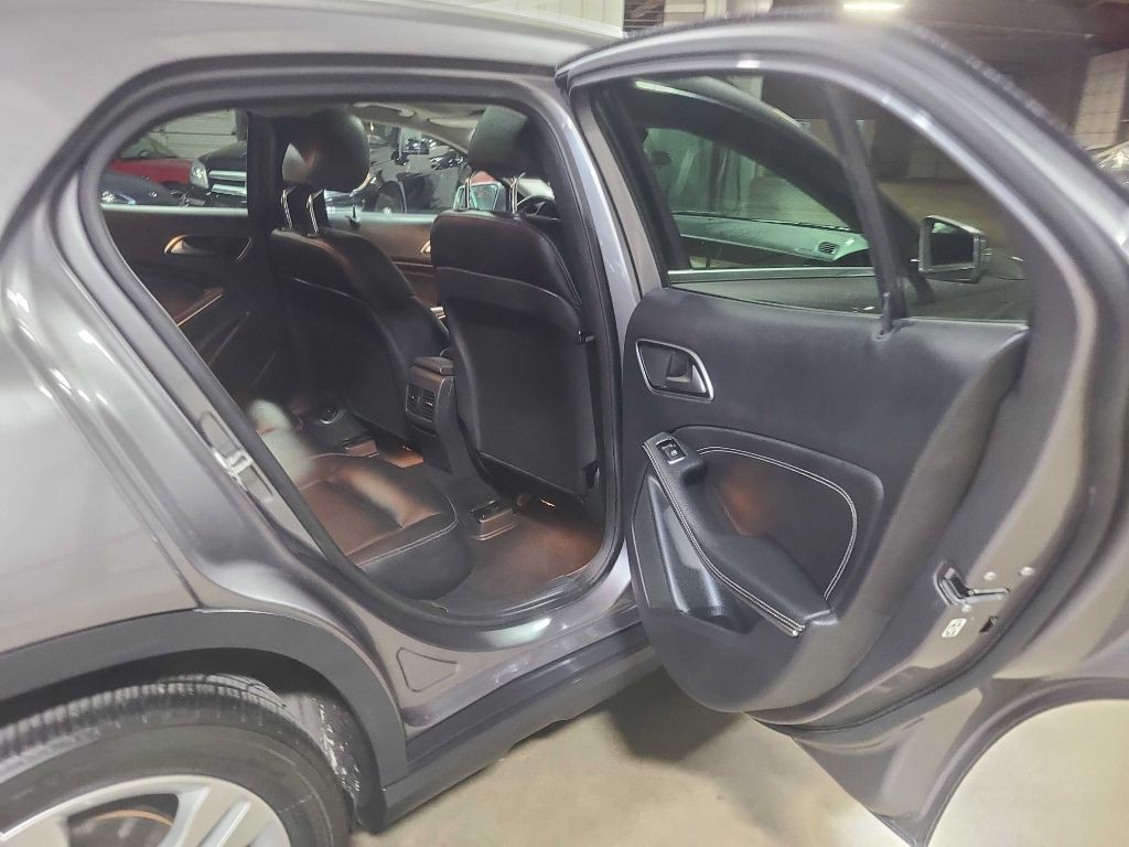 2015 Mercedes-Benz GLA-Class Image 31