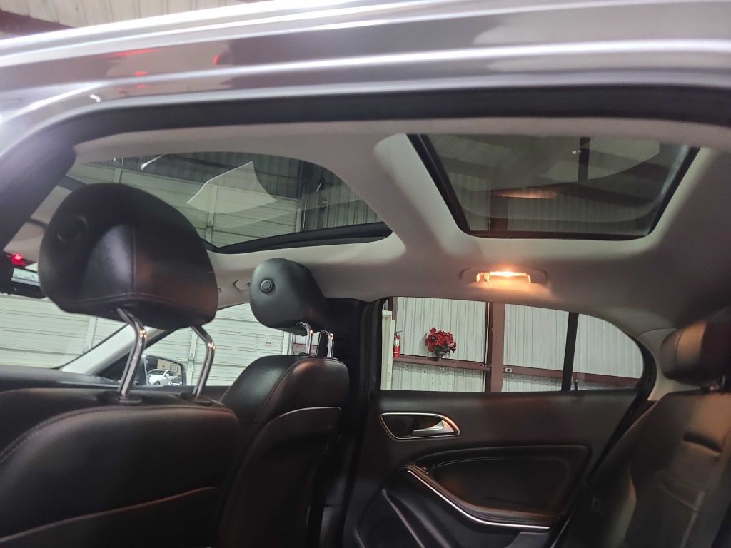 2015 Mercedes-Benz GLA-Class Image 45