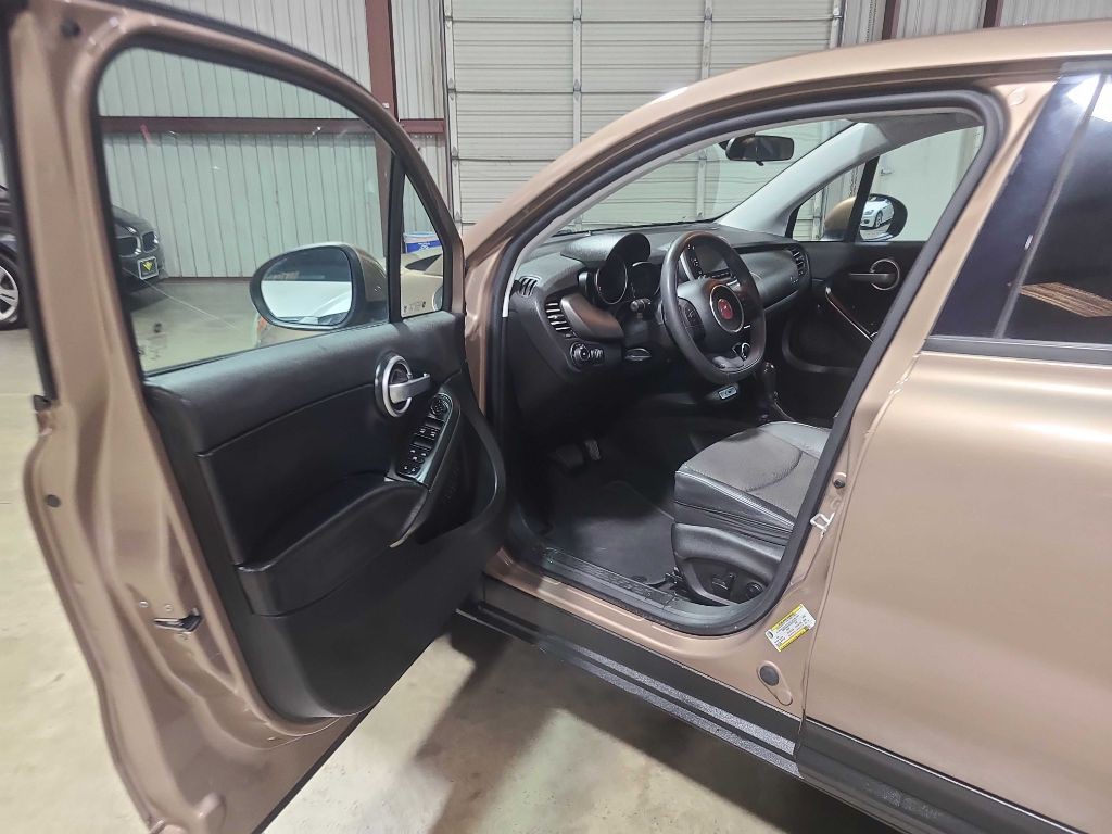 2017 FIAT 500 Image 21