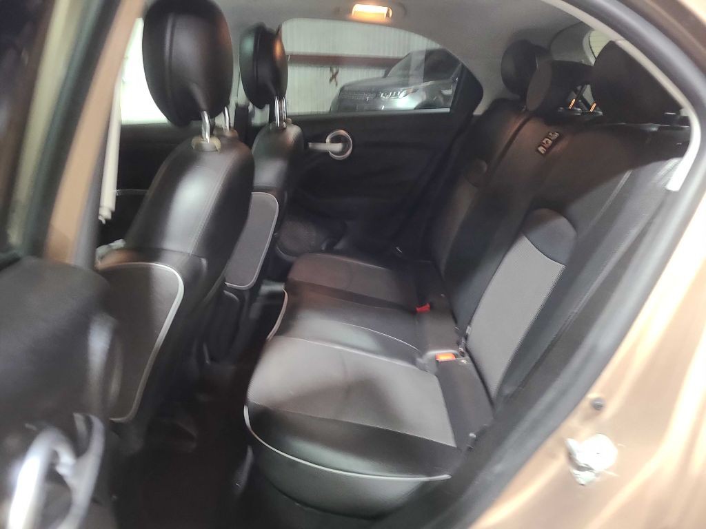 2017 FIAT 500 Image 23