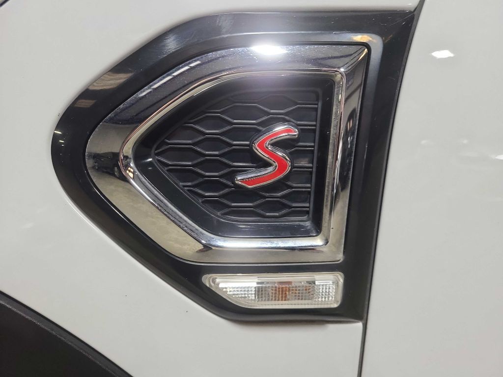 2018 MINI Cooper Image 24