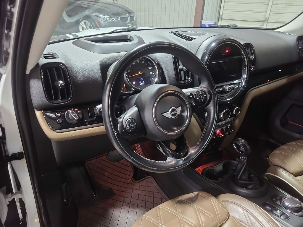2018 MINI Cooper Image 39