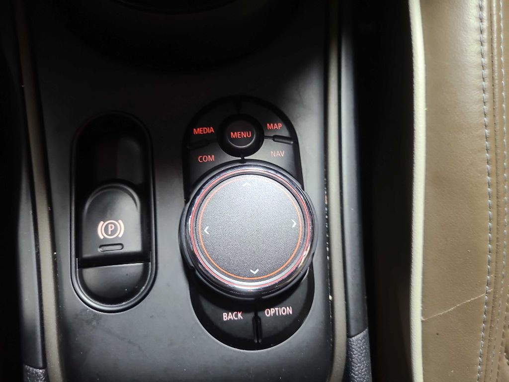 2018 MINI Cooper Image 46