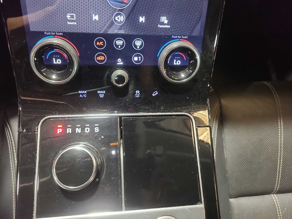 2018 Land Rover Range Rover Image 41