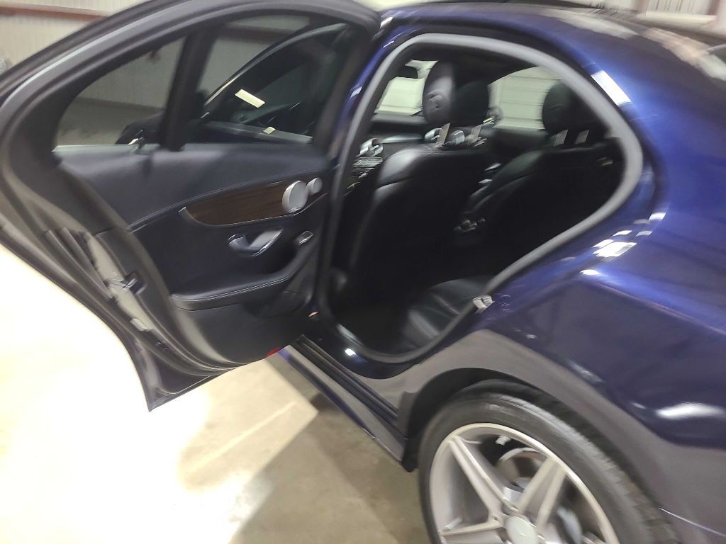 2017 Mercedes-Benz C-Class Image 24