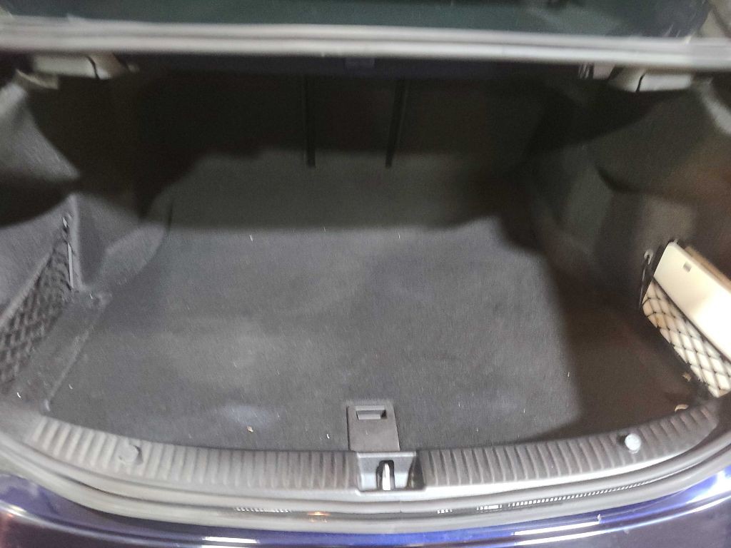 2017 Mercedes-Benz C-Class Image 27