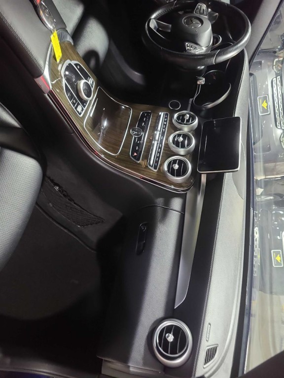 2017 Mercedes-Benz C-Class Image 33