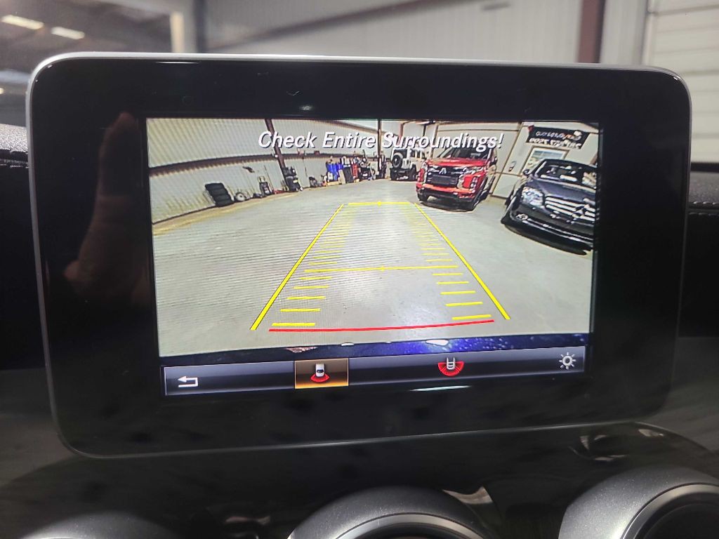 2017 Mercedes-Benz C-Class Image 40