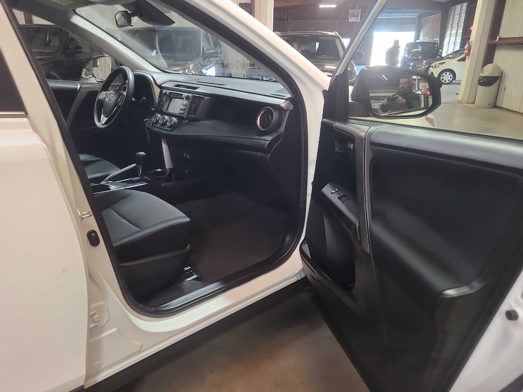 2018 Toyota Rav4 Image 28