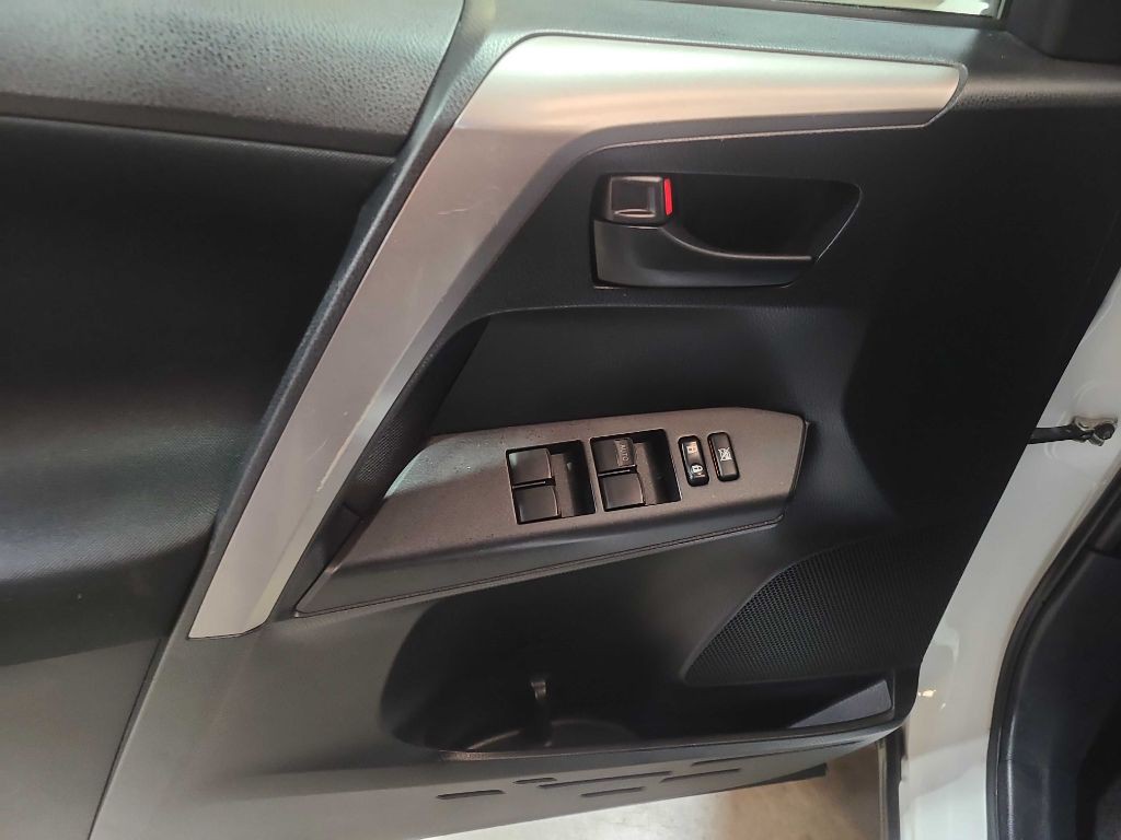 2018 Toyota Rav4 Image 30