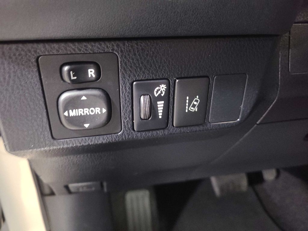 2018 Toyota Rav4 Image 32