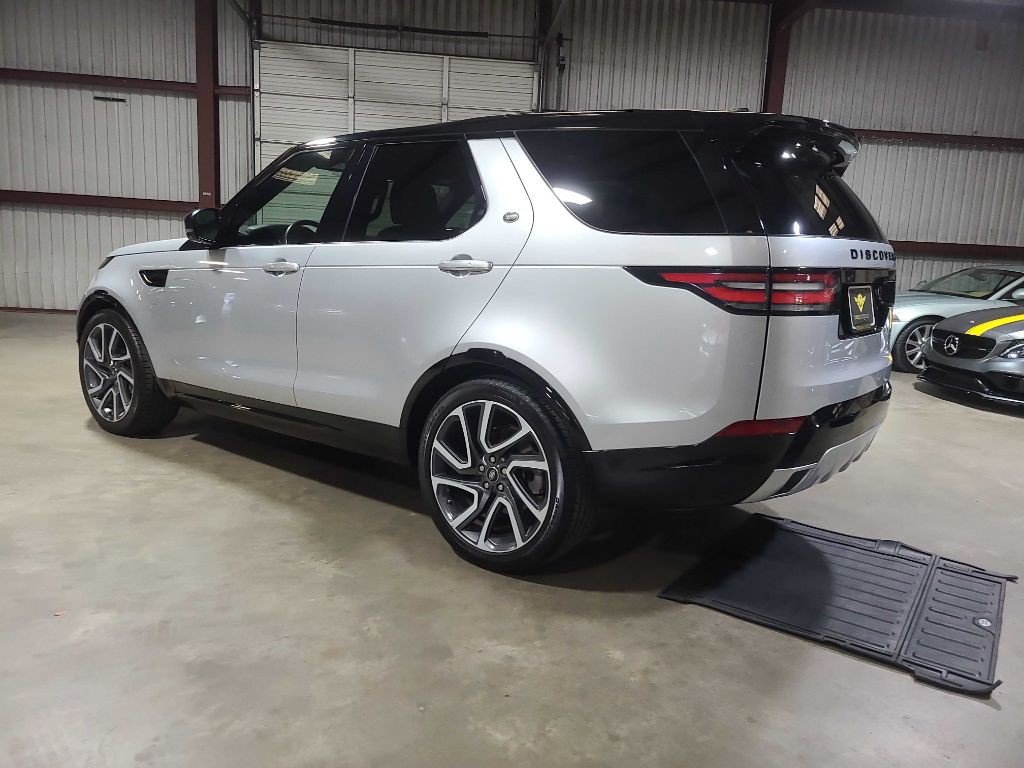 2020 Land Rover Discovery Image 13