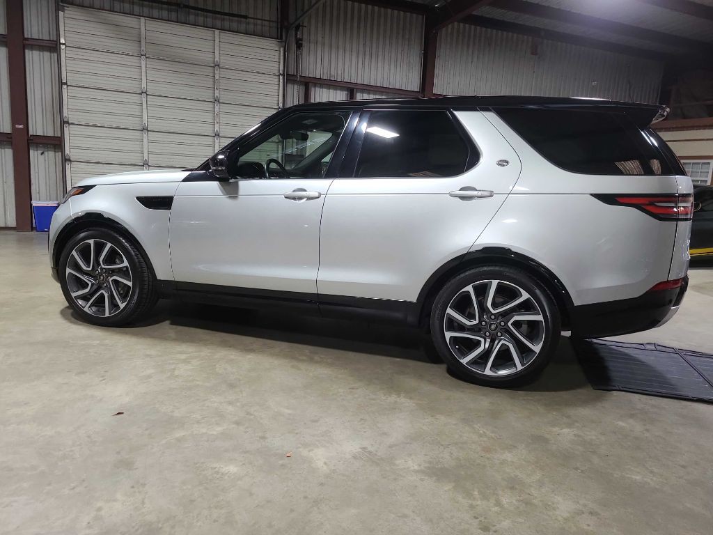 2020 Land Rover Discovery Image 14