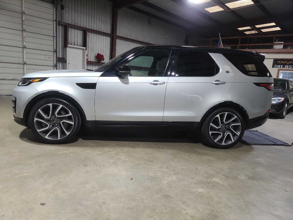 2020 Land Rover Discovery Image 15
