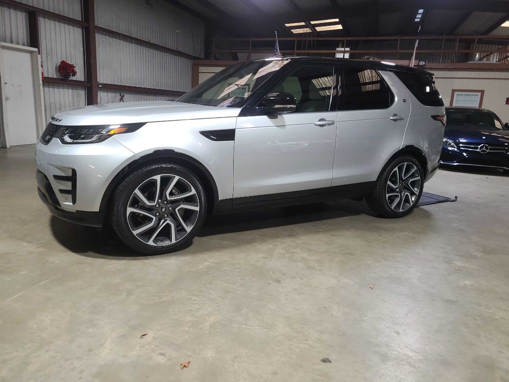 2020 Land Rover Discovery Image 16
