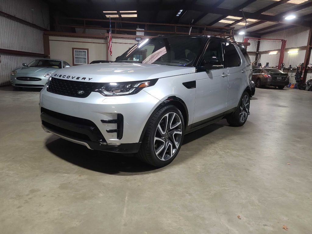 2020 Land Rover Discovery Image 17