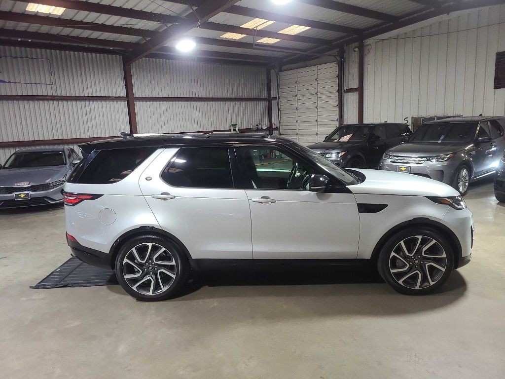 2020 Land Rover Discovery Image 20