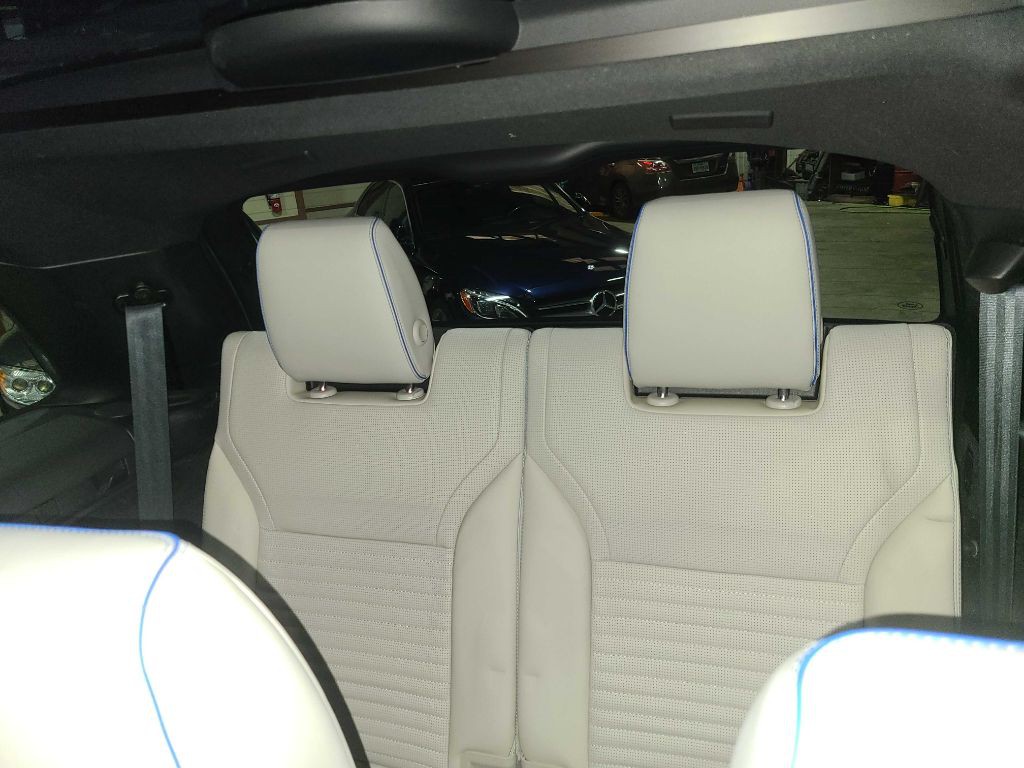 2020 Land Rover Discovery Image 30