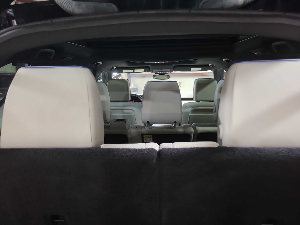 2020 Land Rover Discovery Image 32