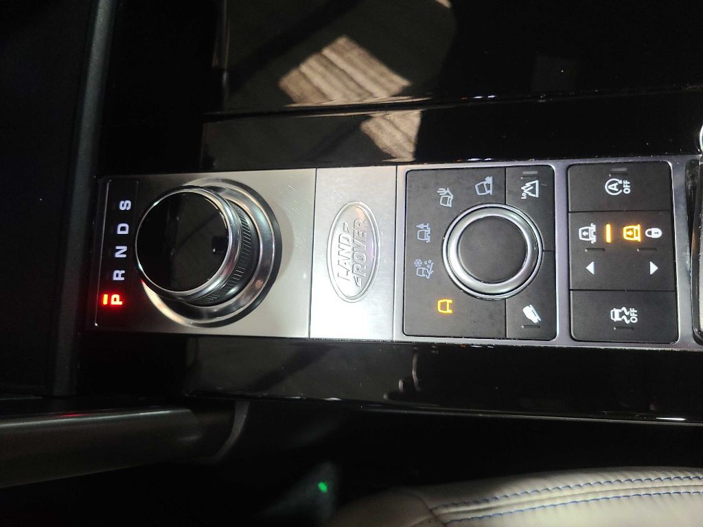 2020 Land Rover Discovery Image 42