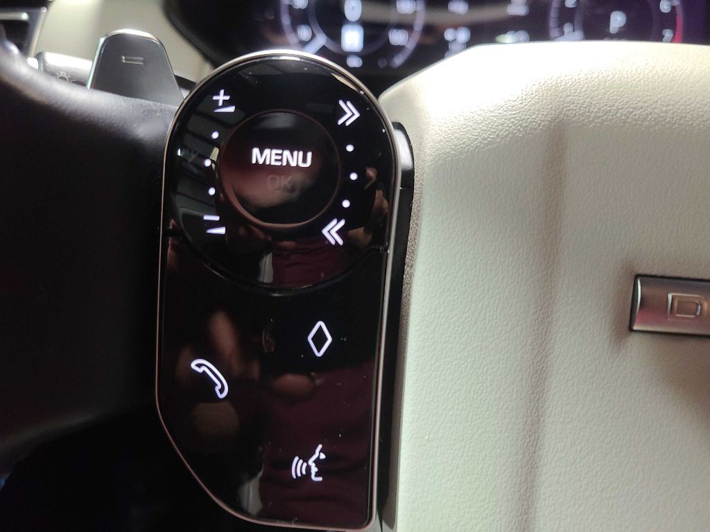 2020 Land Rover Discovery Image 44