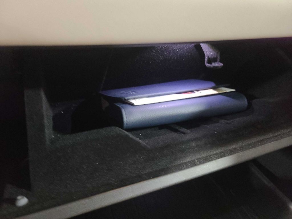 2020 Land Rover Discovery Image 47