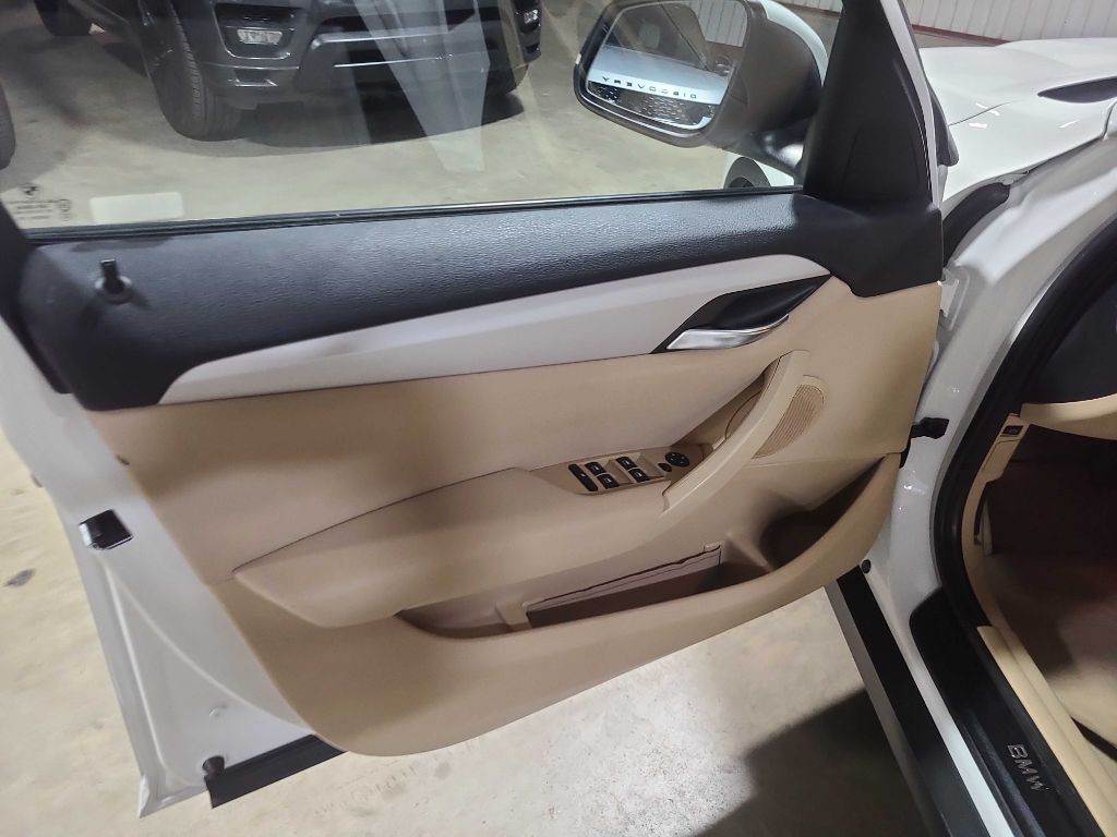 2014 BMW X1 Image 33