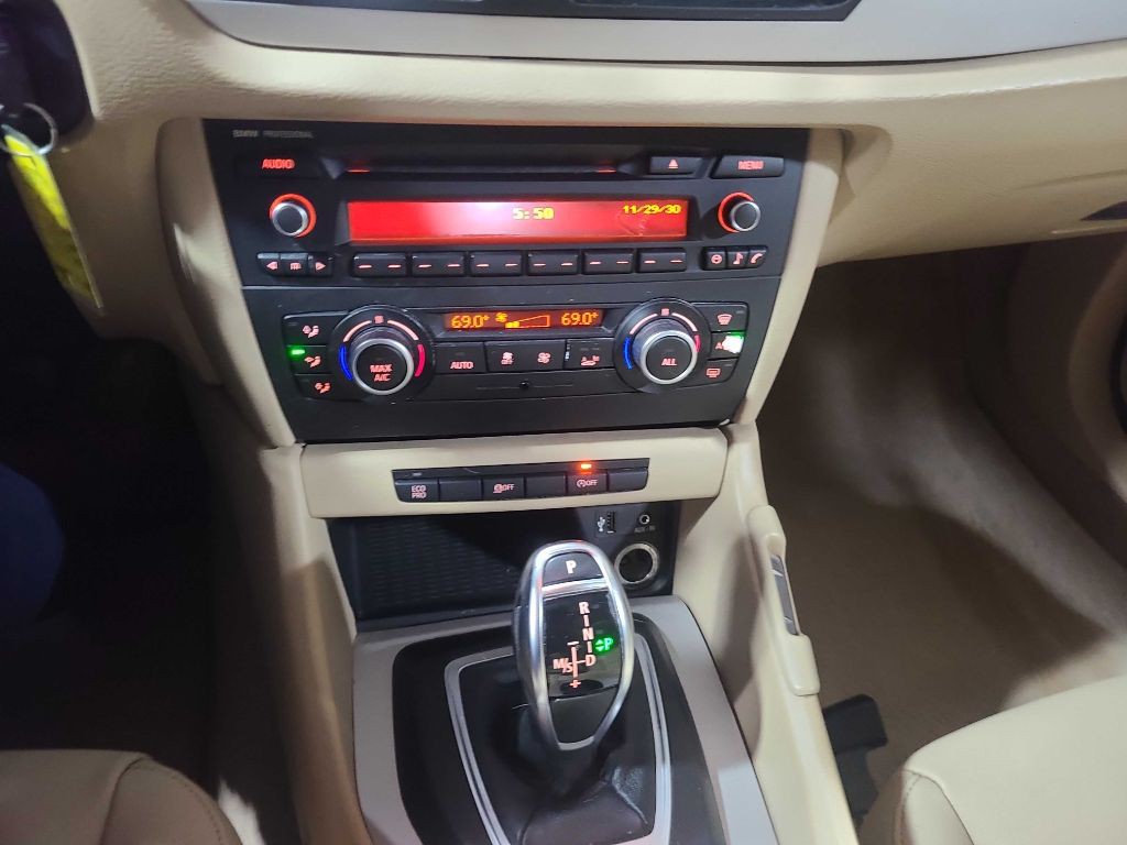 2014 BMW X1 Image 36