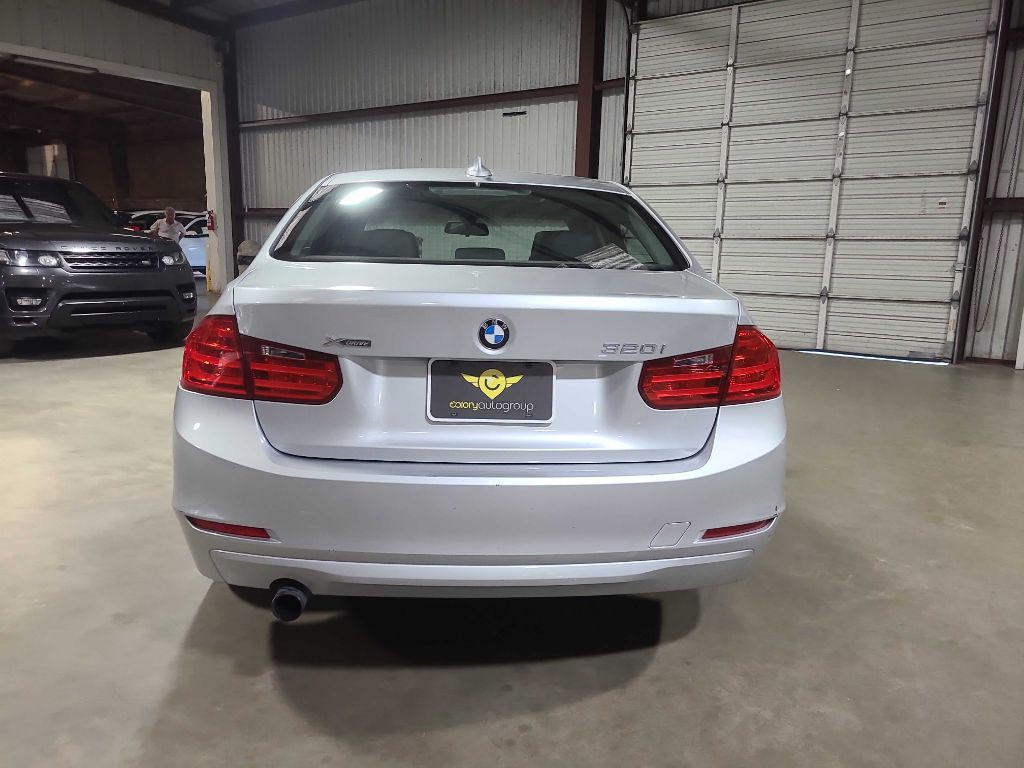 2015 BMW 3 Series Image 9