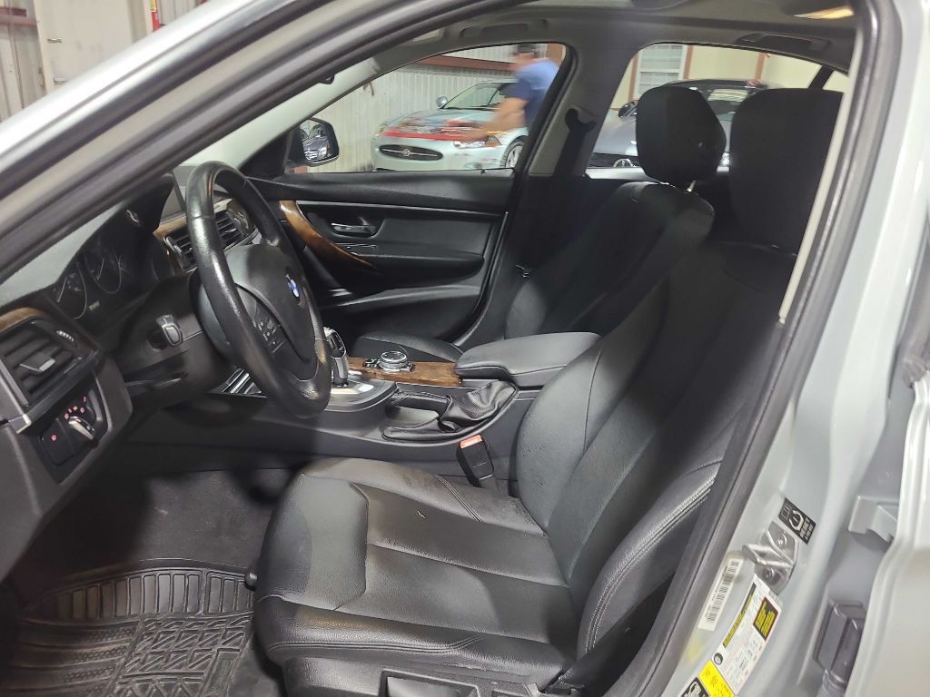 2015 BMW 3 Series Image 22