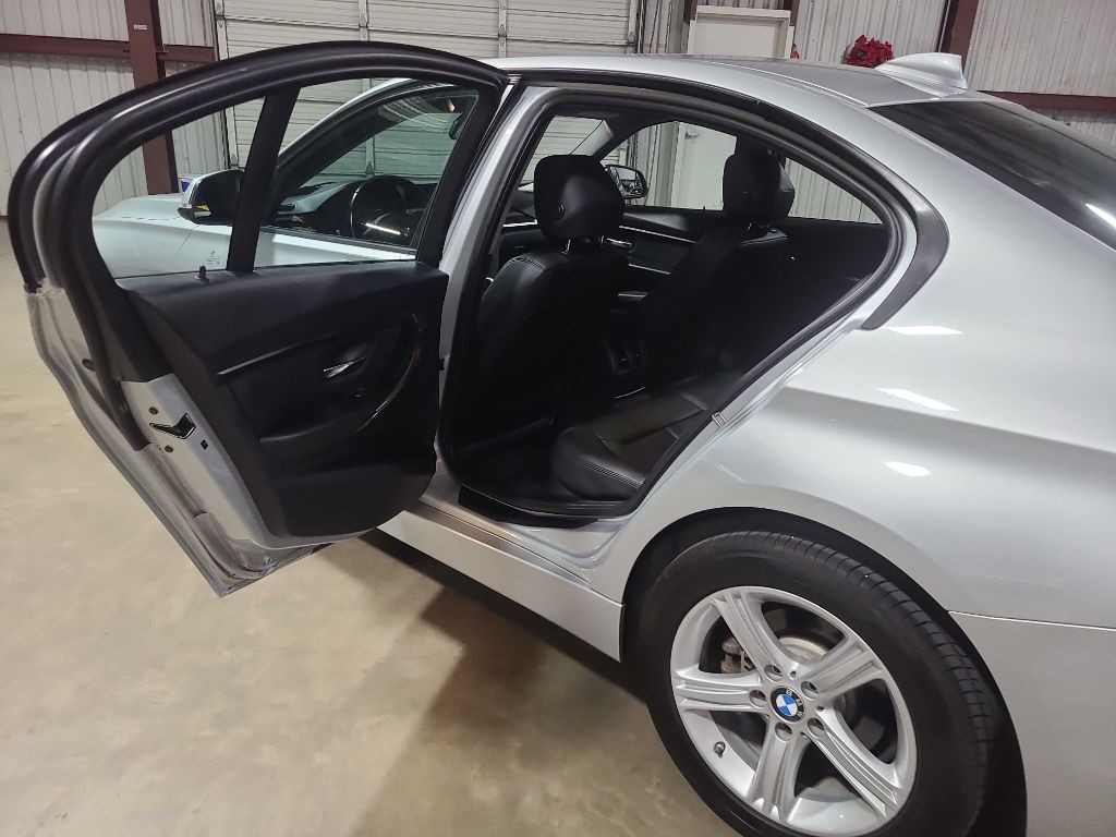2015 BMW 3 Series Image 23
