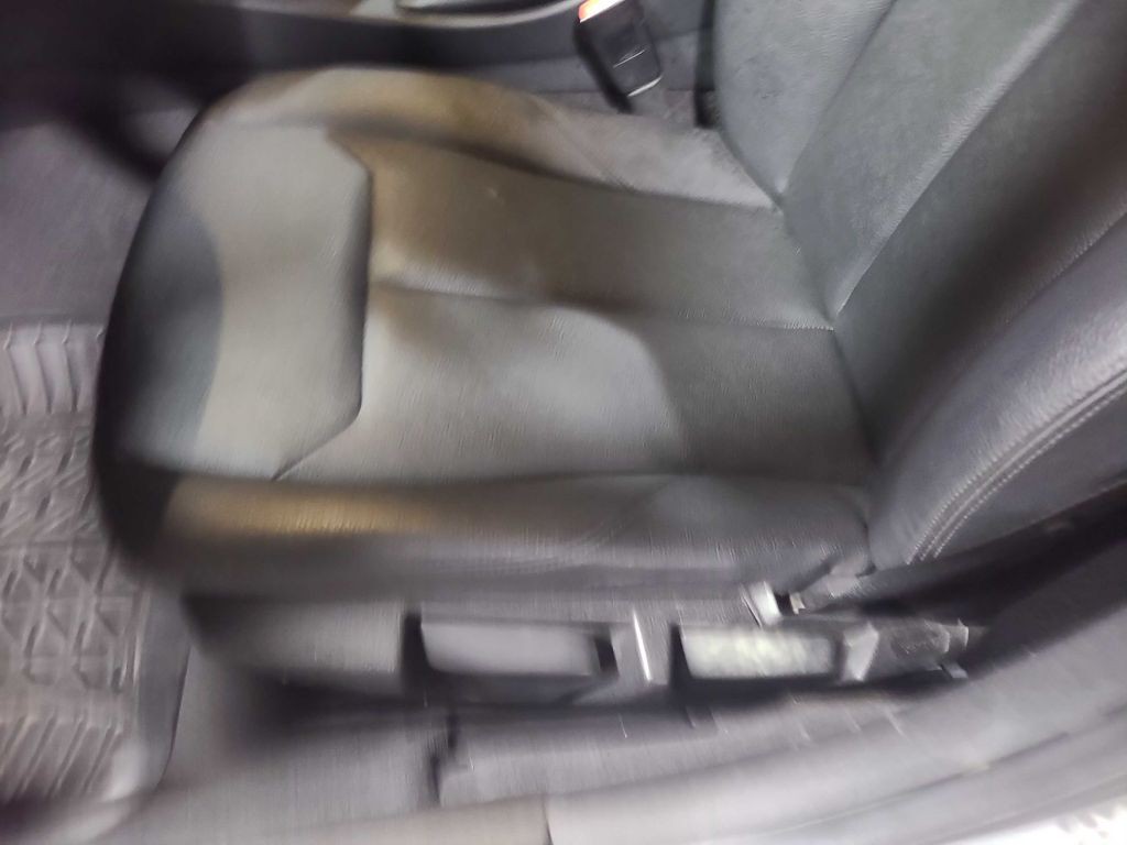 2015 BMW 3 Series Image 33