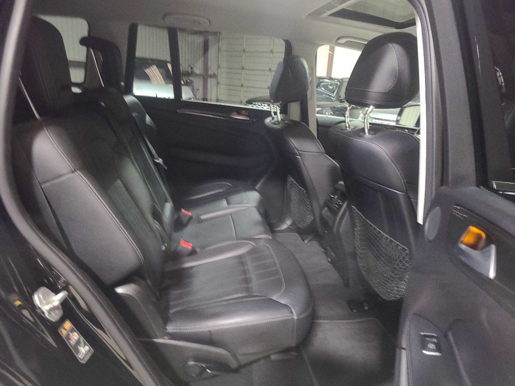 2017 Mercedes-Benz GLS-Class Image 32