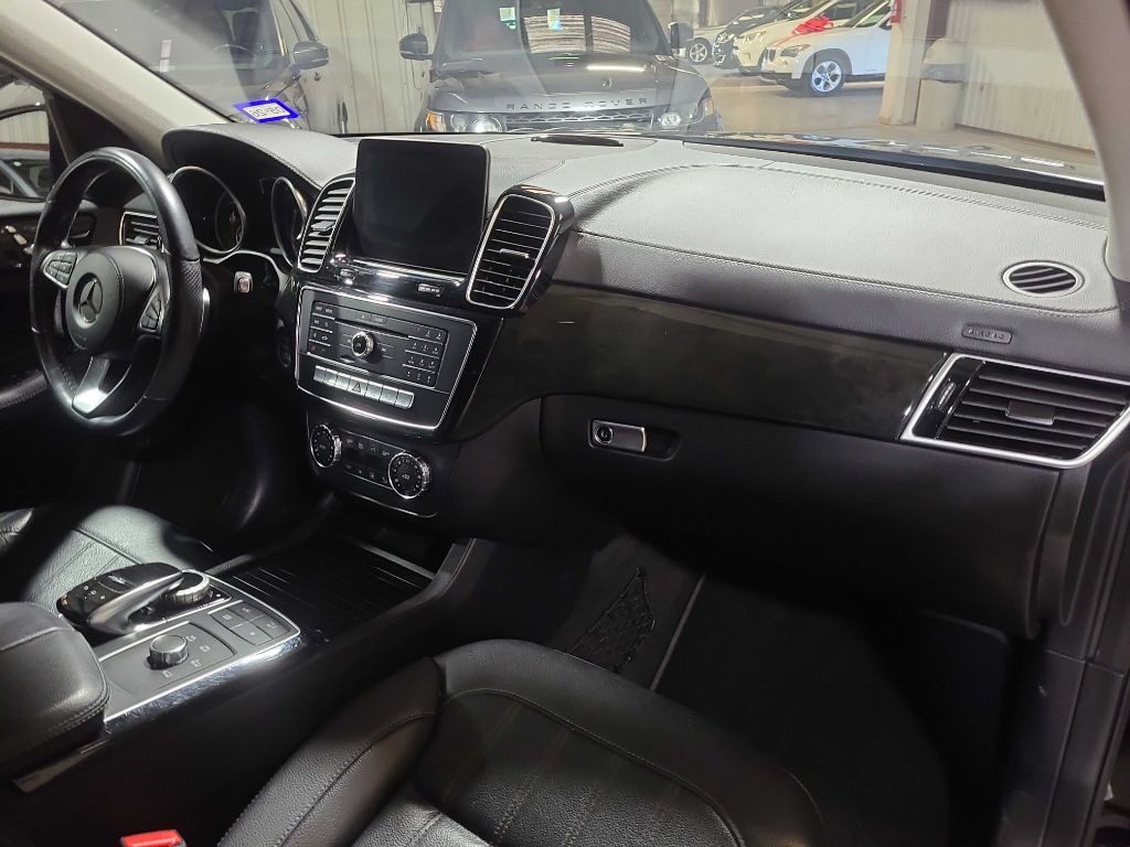 2017 Mercedes-Benz GLS-Class Image 35