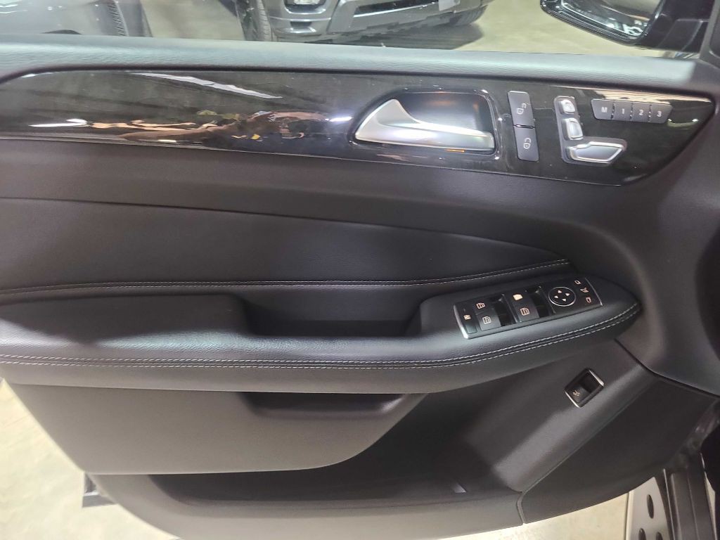 2017 Mercedes-Benz GLS-Class Image 37