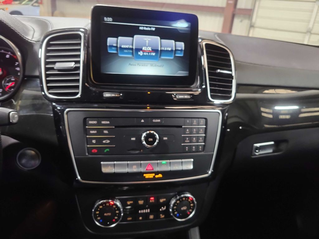 2017 Mercedes-Benz GLS-Class Image 43