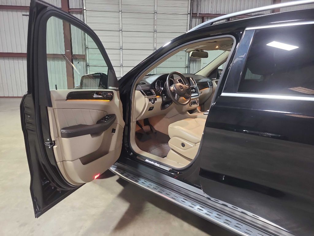 2015 Mercedes-Benz GL-Class Image 22