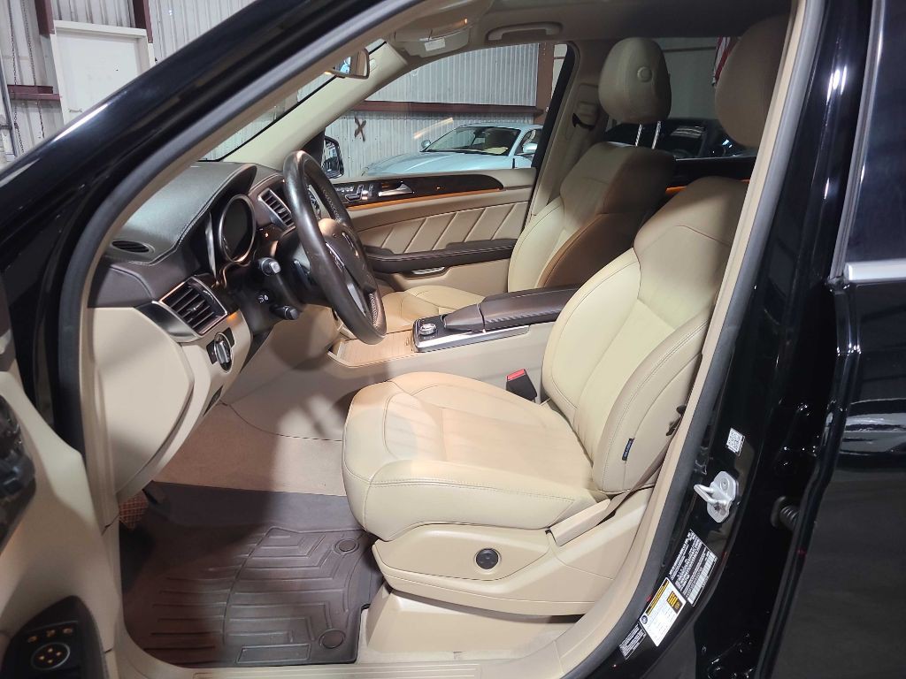 2015 Mercedes-Benz GL-Class Image 26