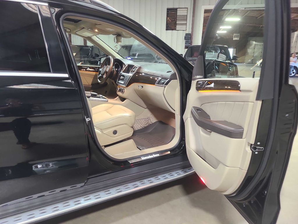 2015 Mercedes-Benz GL-Class Image 33