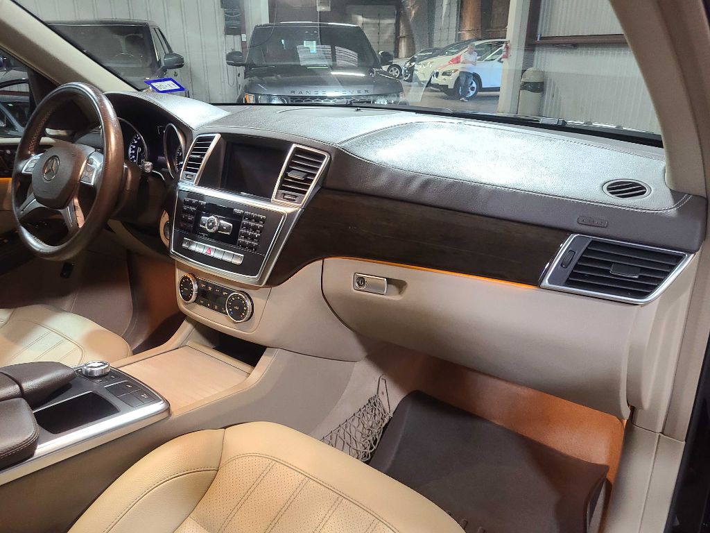 2015 Mercedes-Benz GL-Class Image 34