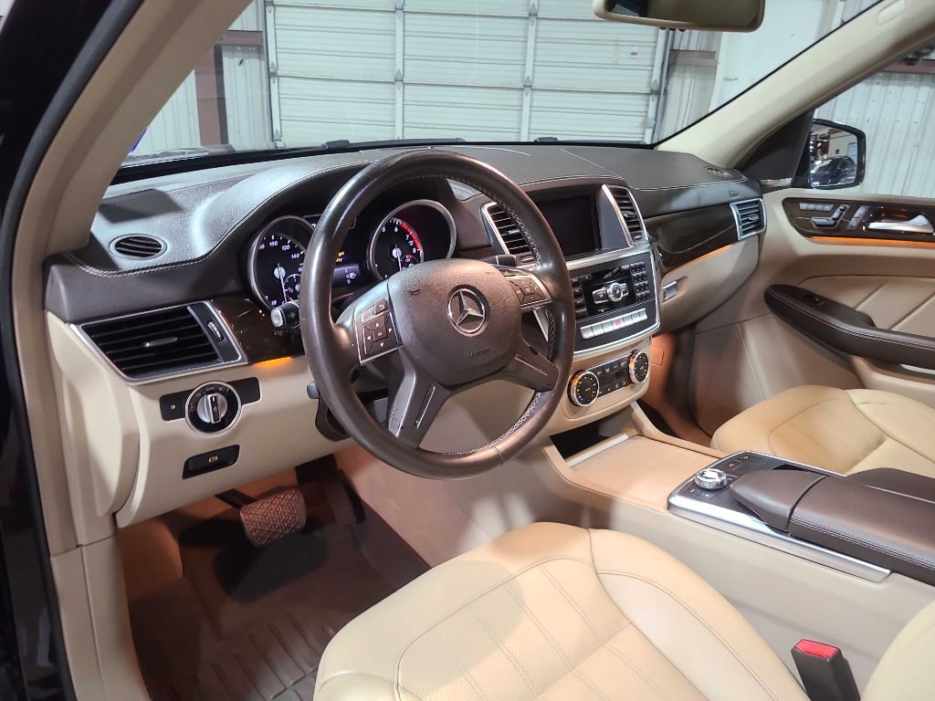 2015 Mercedes-Benz GL-Class Image 36