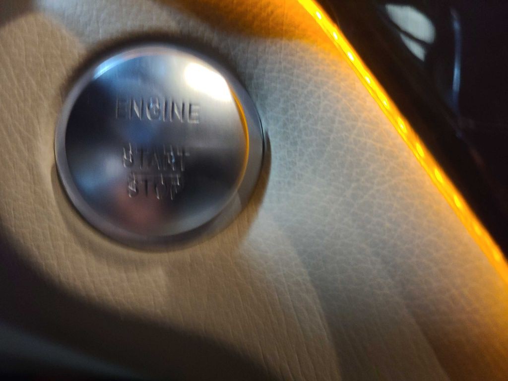 2015 Mercedes-Benz GL-Class Image 40