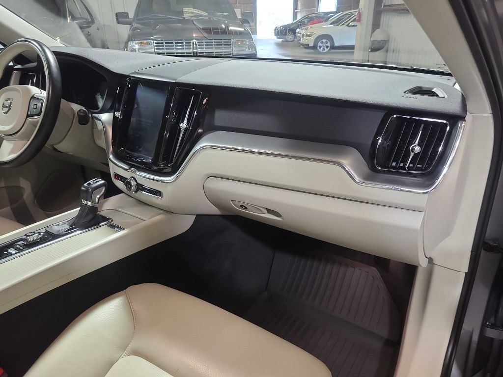 2019 Volvo XC60 Image 35