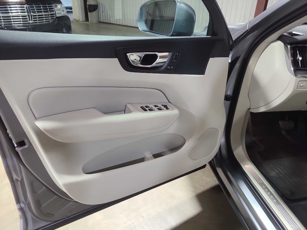 2019 Volvo XC60 Image 37