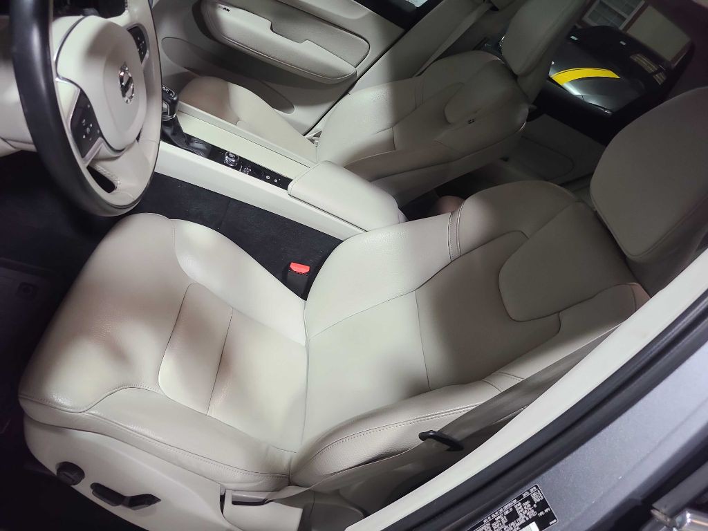 2019 Volvo XC60 Image 39