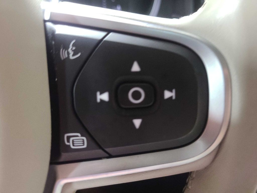 2019 Volvo XC60 Image 42