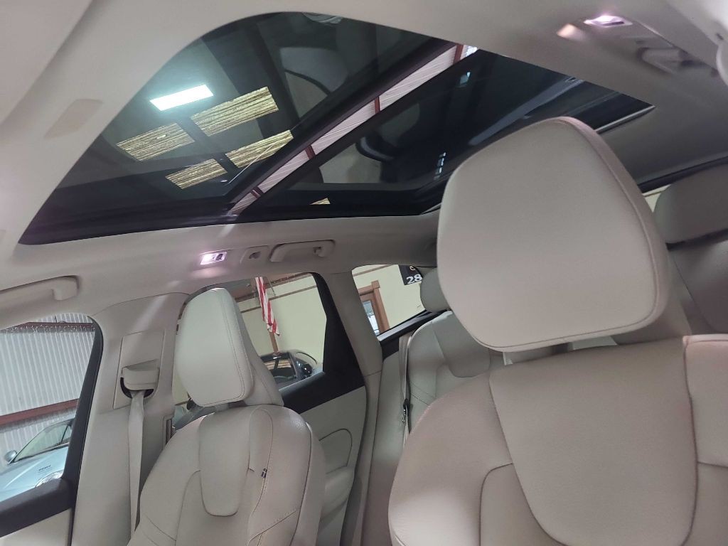 2019 Volvo XC60 Image 46