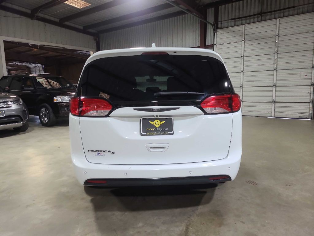 2018 Chrysler Pacifica Image 9