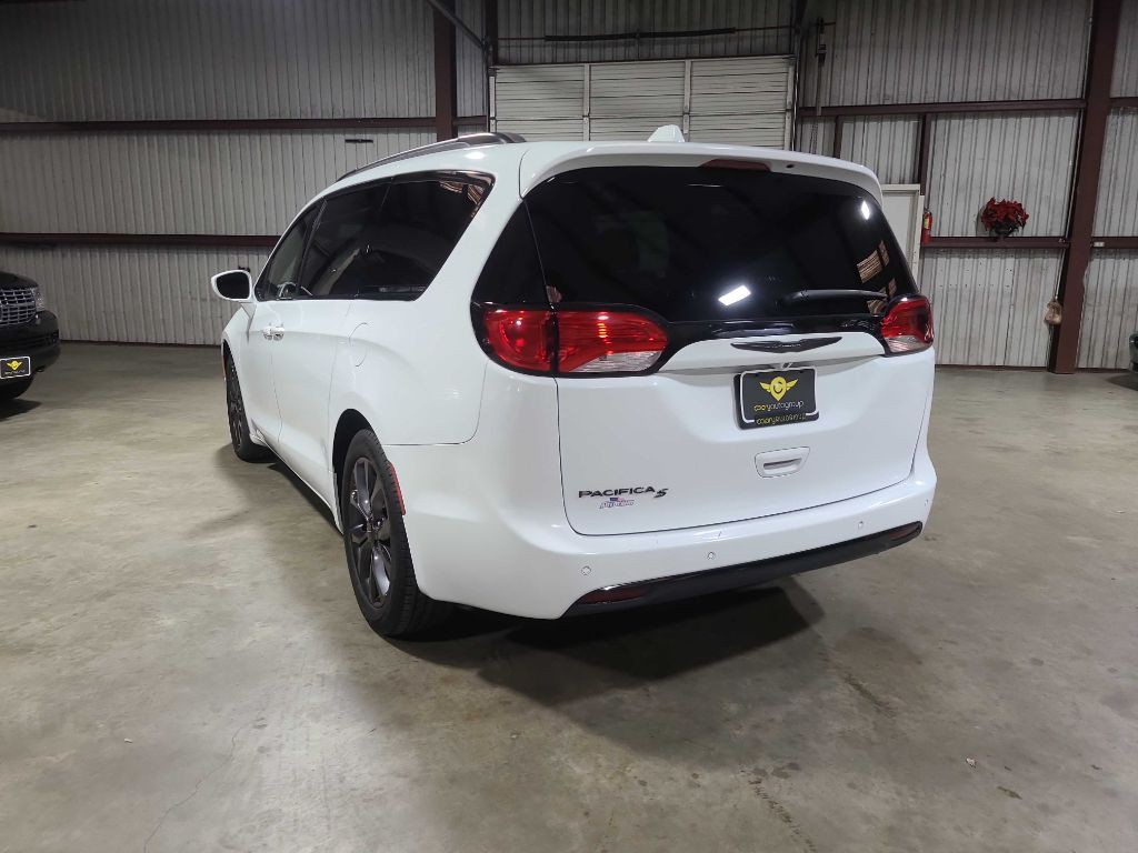 2018 Chrysler Pacifica Image 10