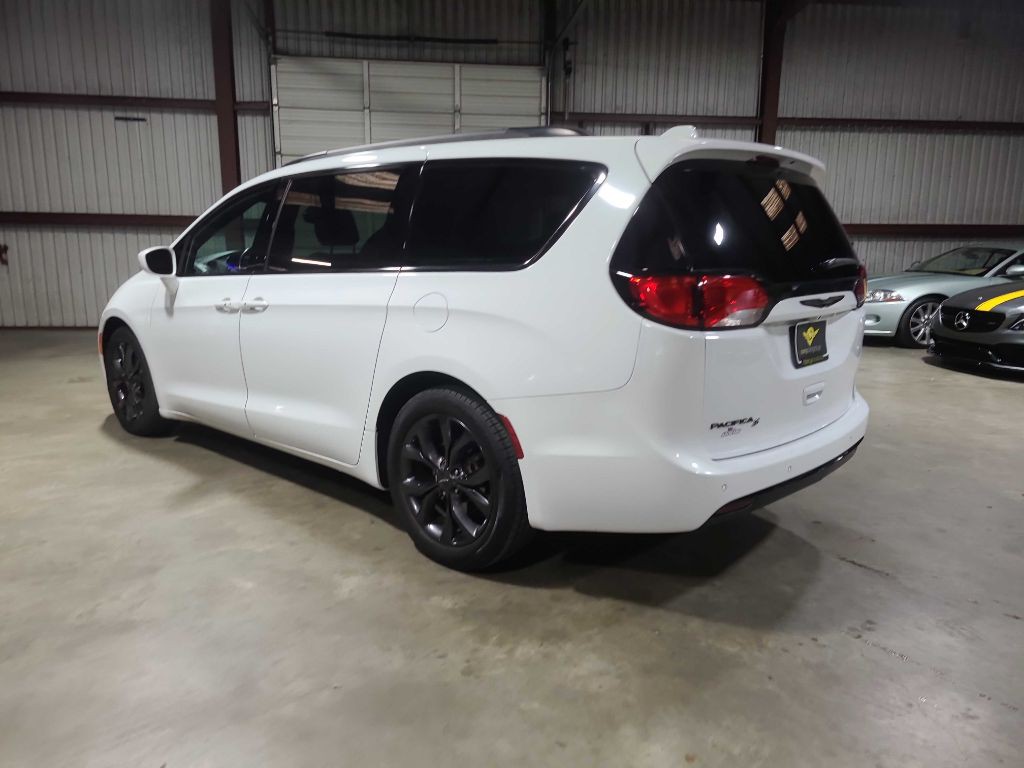 2018 Chrysler Pacifica Image 11